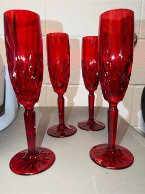 Red Crystal Champagne Flutes - Set of 4